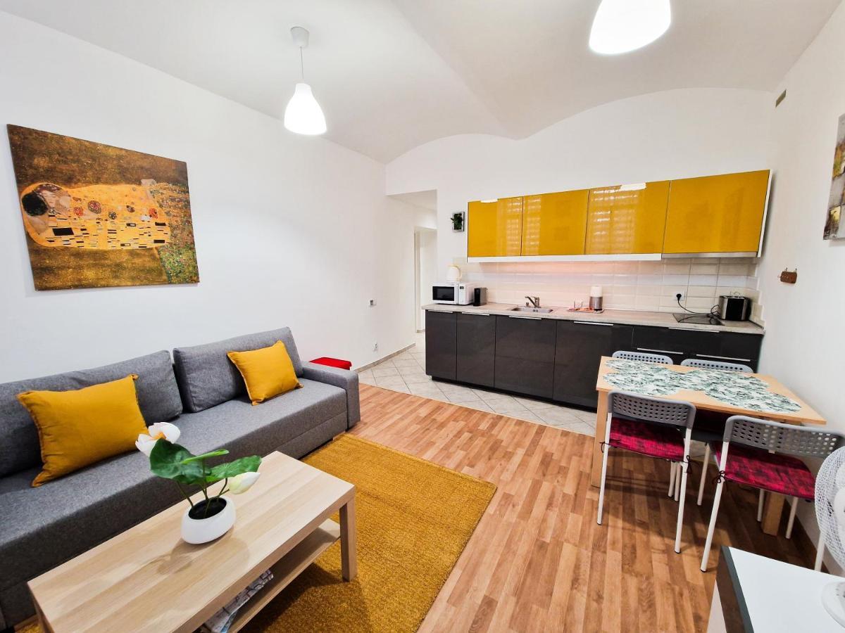 Ground Floor Apartment Prag Exteriör bild
