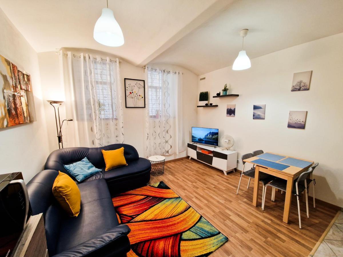 Ground Floor Apartment Prag Exteriör bild
