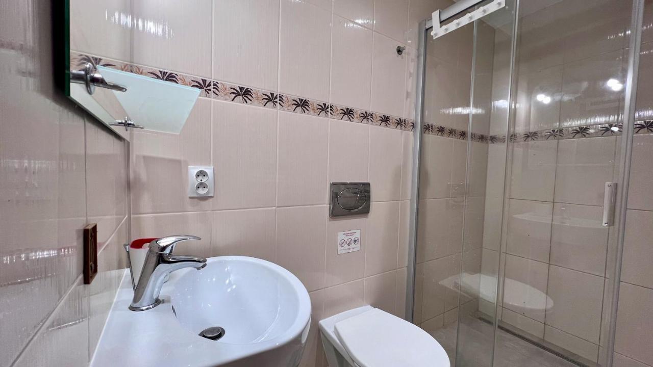 Ground Floor Apartment Prag Exteriör bild